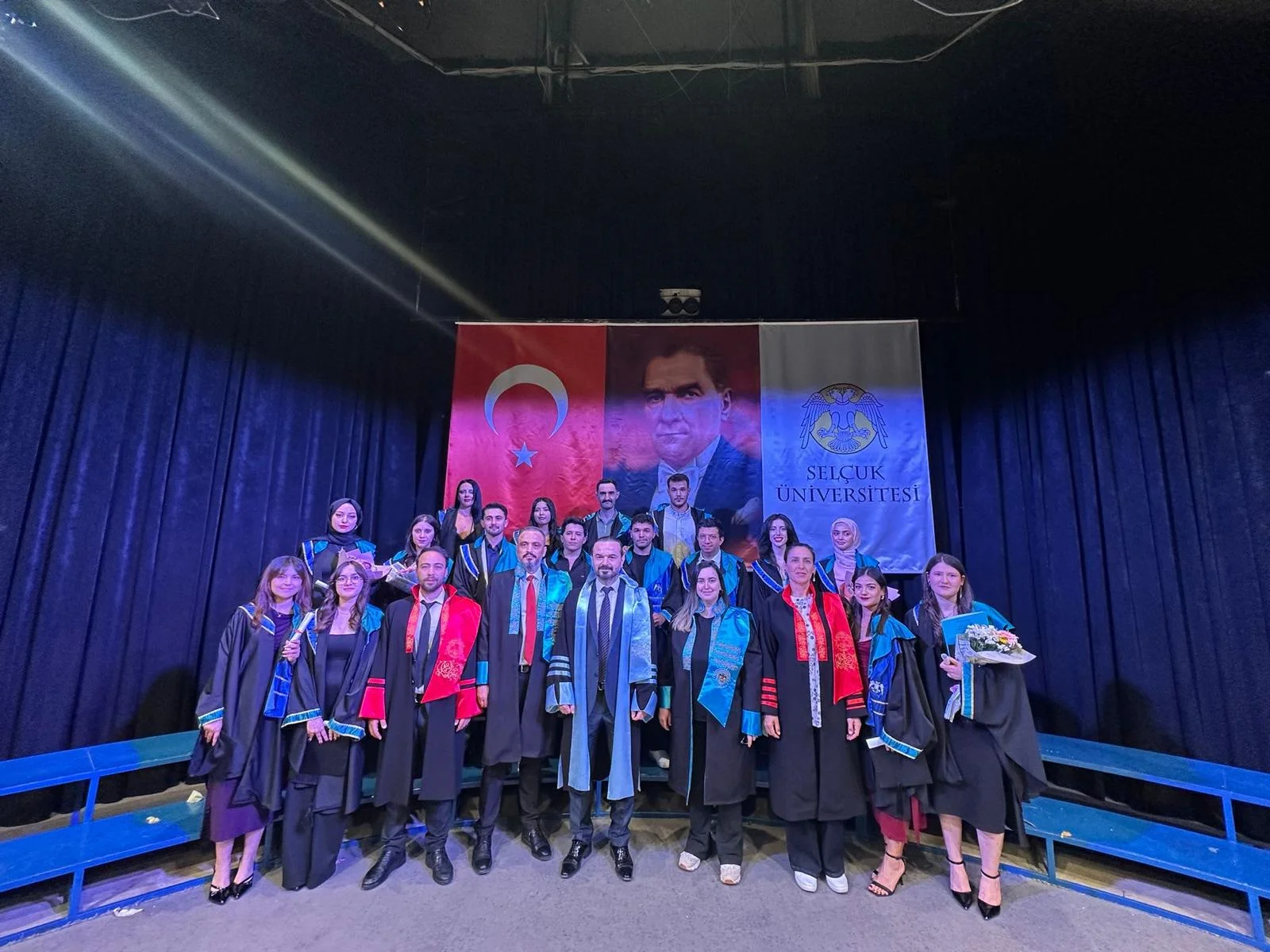 Bölümümüzde Mezuniyet Coşkusu Yaşandı